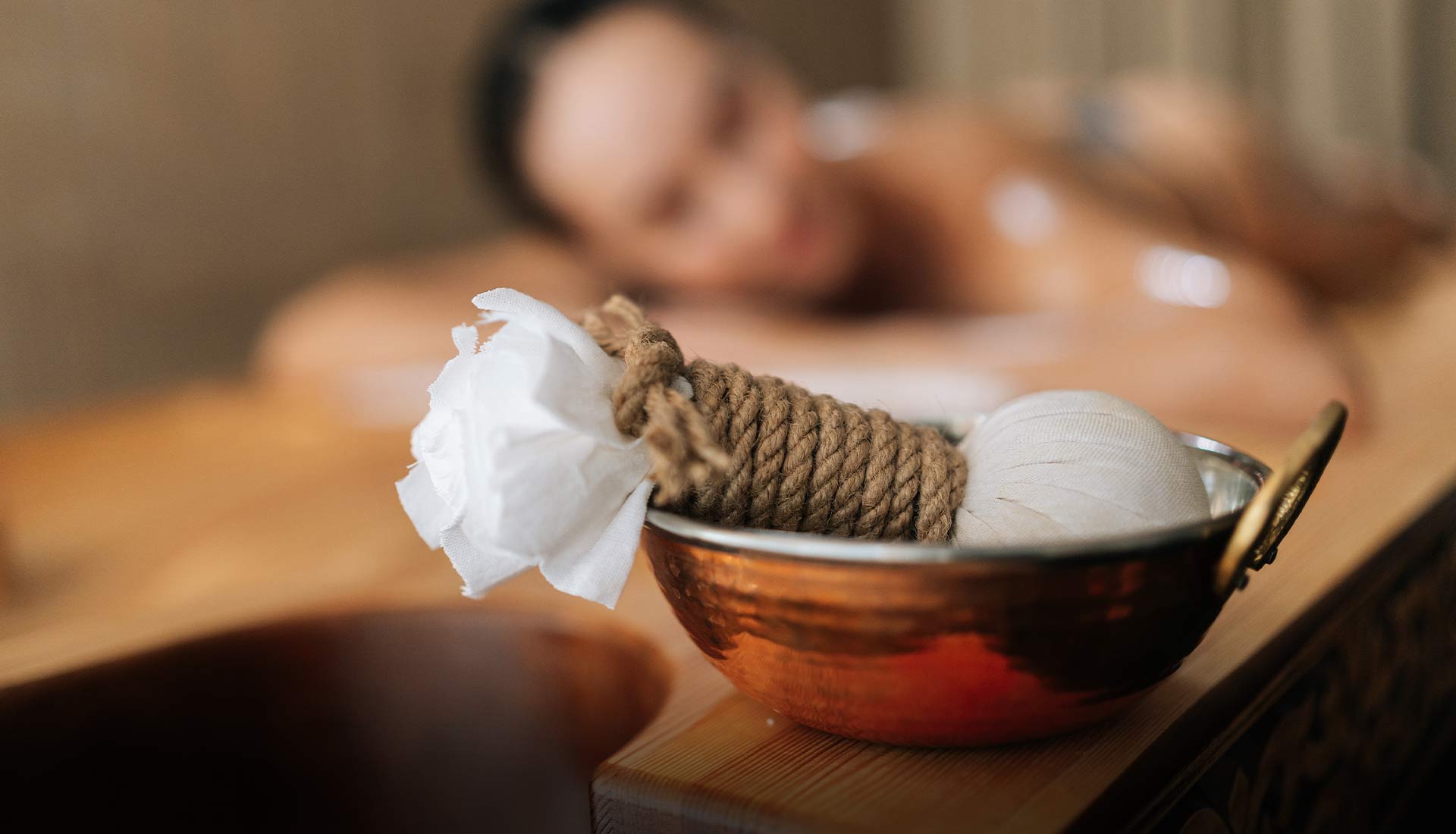 Header Massage Ayurvedic